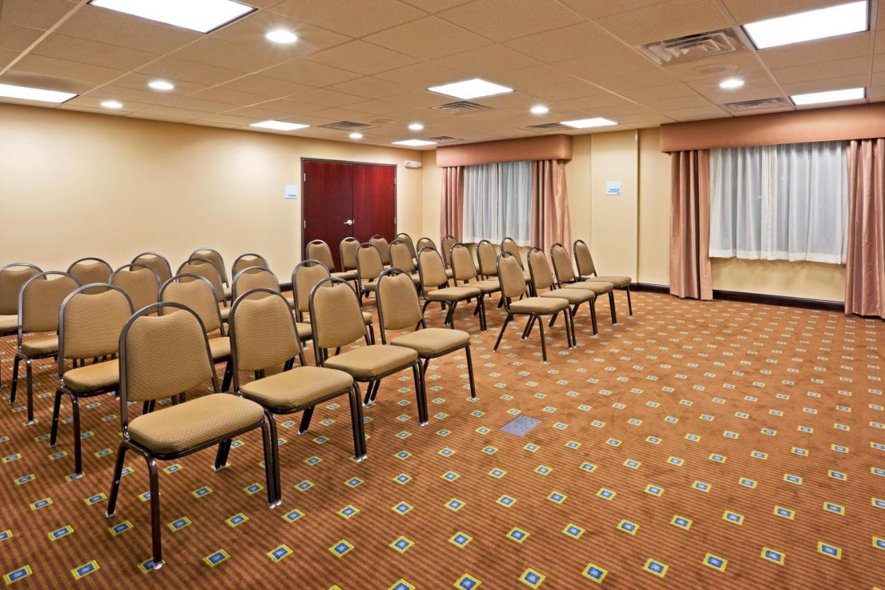Holiday Inn Express Hotel & Suites Syracuse North Airport Area By Ihg Cicero Exterior photo