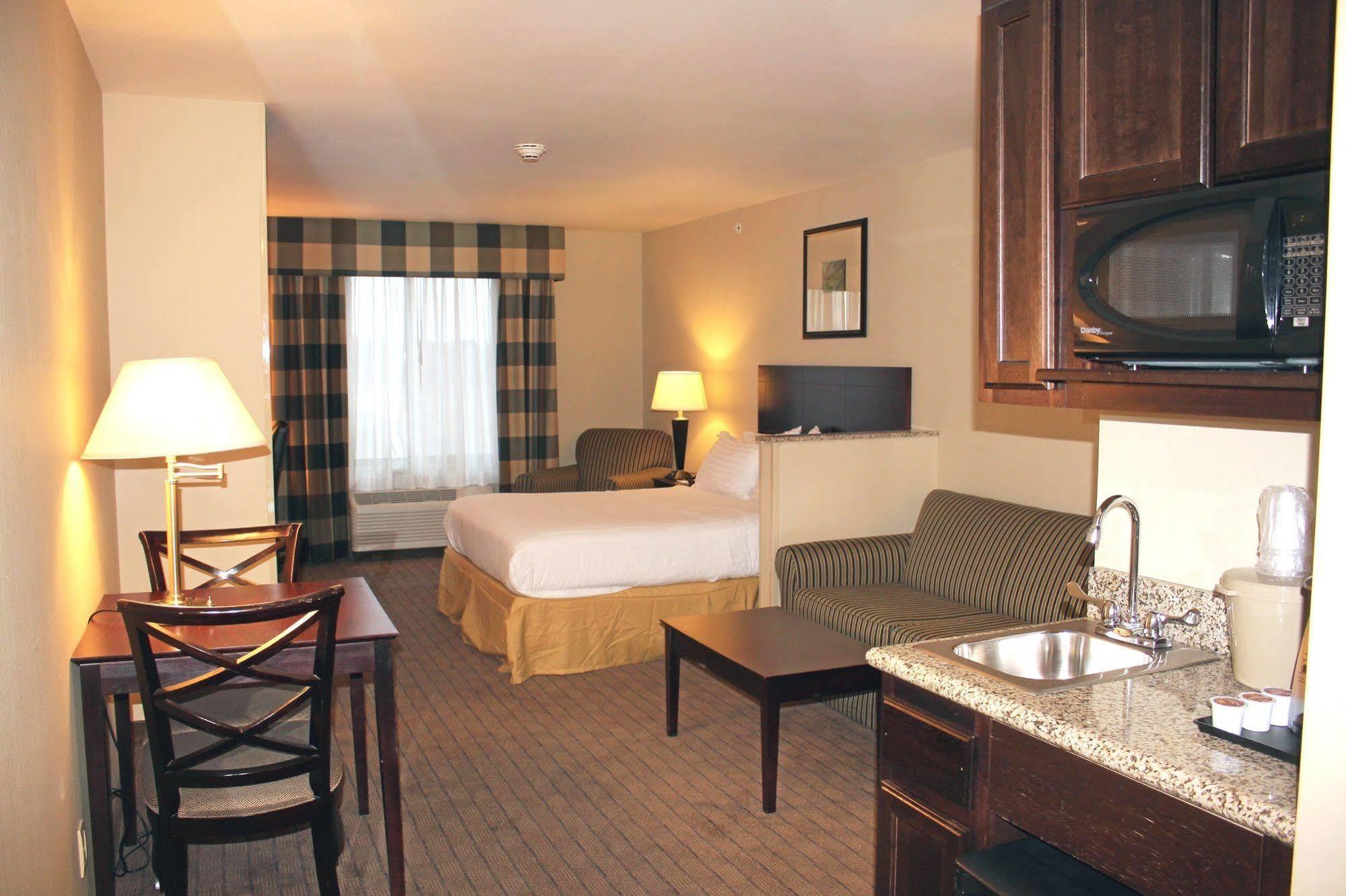 Holiday Inn Express Hotel & Suites Syracuse North Airport Area By Ihg Cicero Exterior photo
